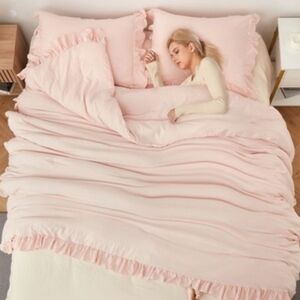 Oeko Tech Queen Pink Comforter Set with Ruffle Trim NWOT